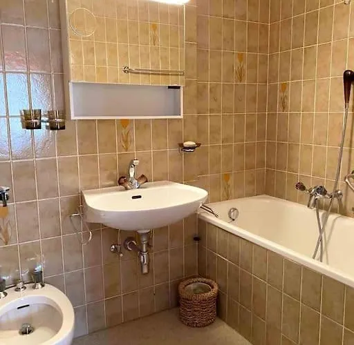 In/out 150 M, 2 , 6 Personnes.