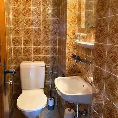 In/out 150 M, 2 , 6 Personnes. דירה וורבייה